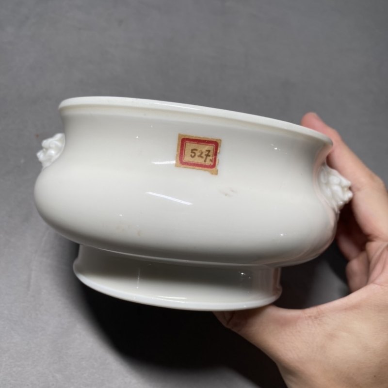 明晚期 德化白釉狮耳炉 - 图10