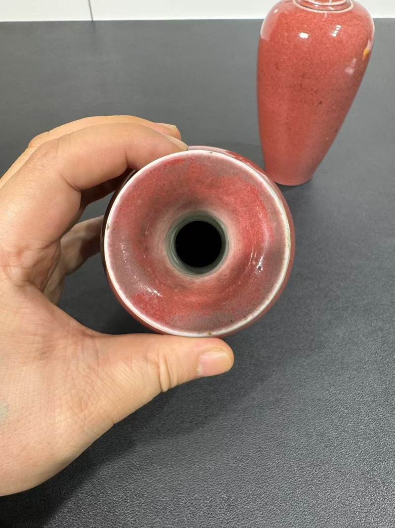 清 豇豆红莱菔瓶一对 - 图8