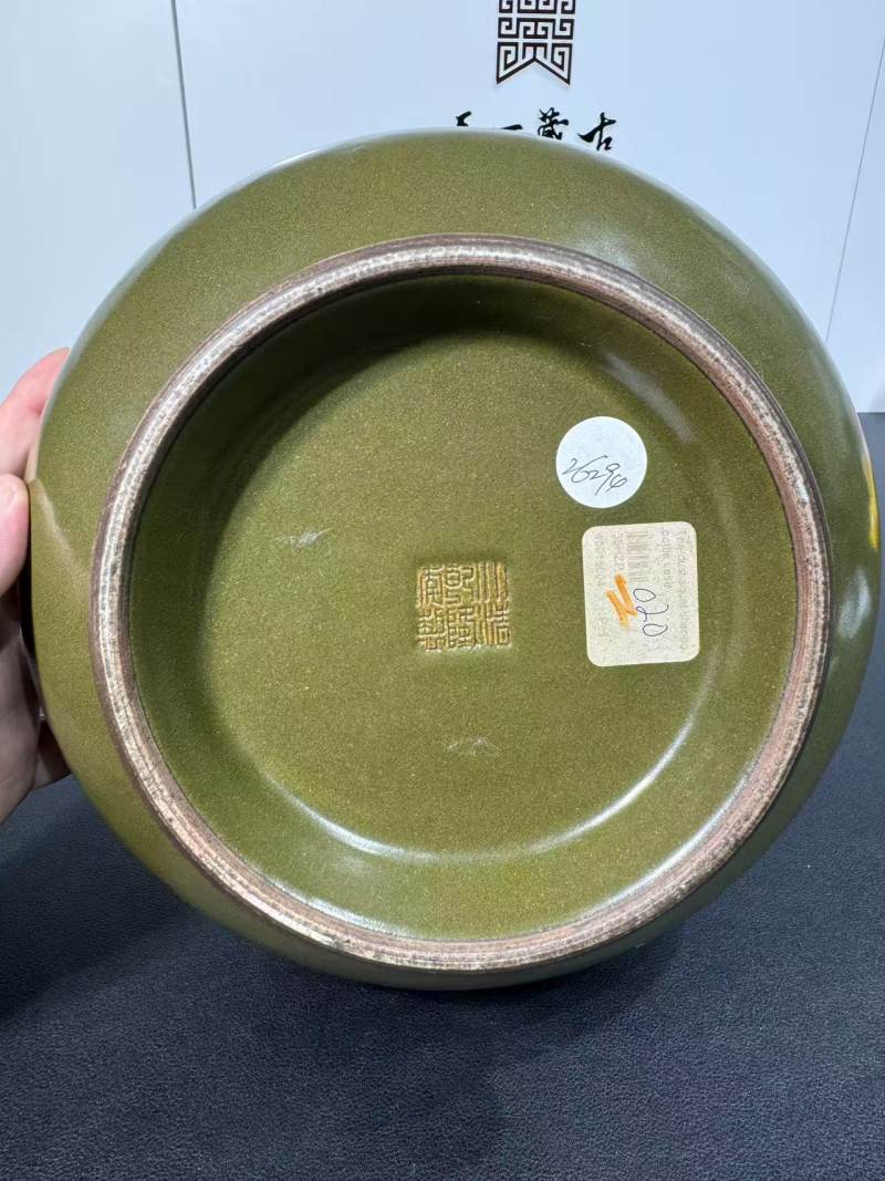 清乾隆 茶叶末釉荸荠瓶 - 图9