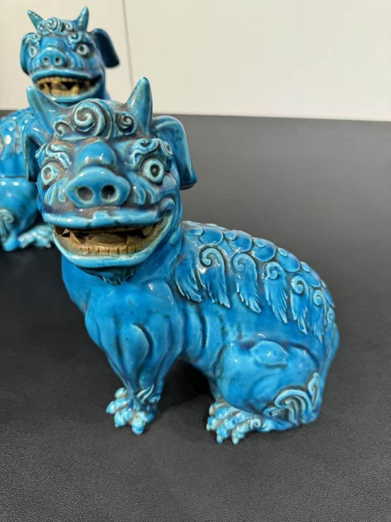 清康熙 孔雀蓝釉瑞兽塑像一对 - 图2