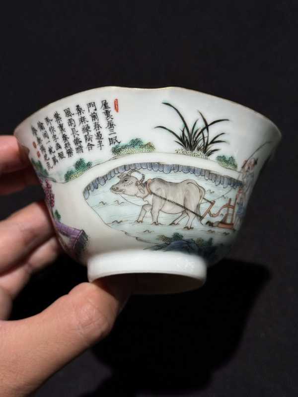清道光 粉彩耕织图八方杯 - 图5