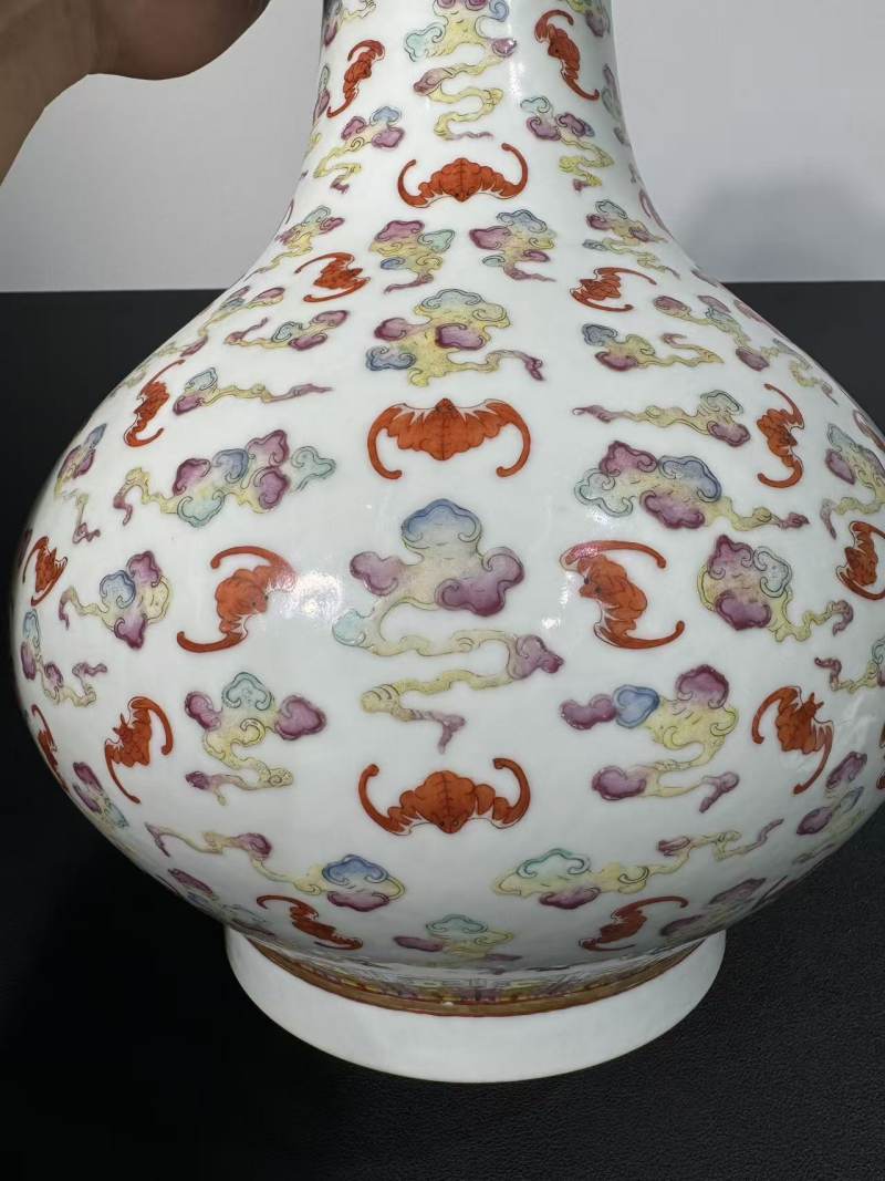 清光绪 粉彩云福纹荸荠瓶 - 图5