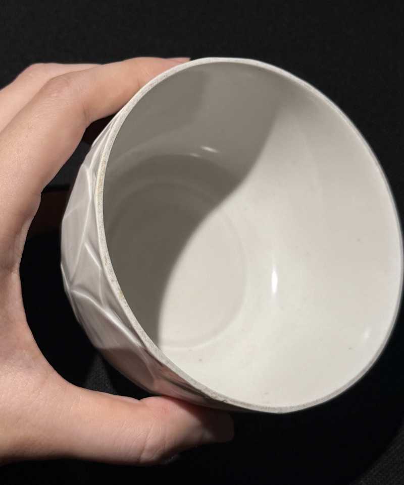 明 白釉刻莲瓣纹碗 - 图8