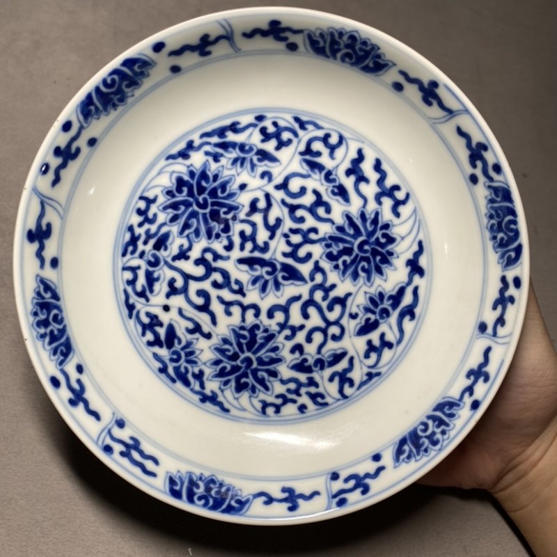 清同治 青花缠枝莲纹盘 - 图5