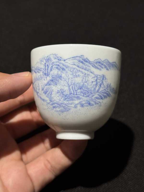 民国 蓝料彩湖山春色图杯 - 图5