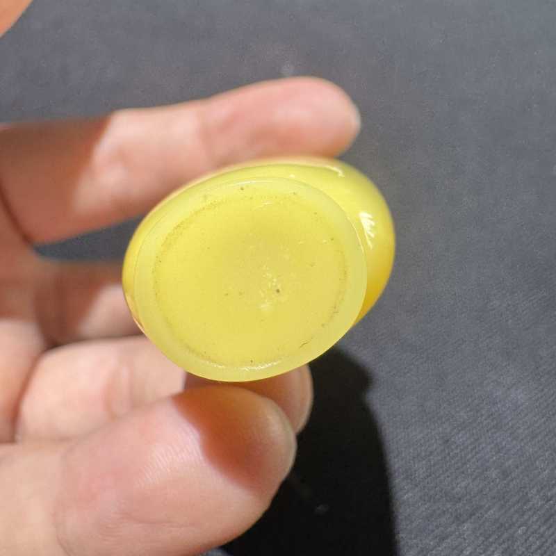 清 鸡油黄料烟壶 - 图8