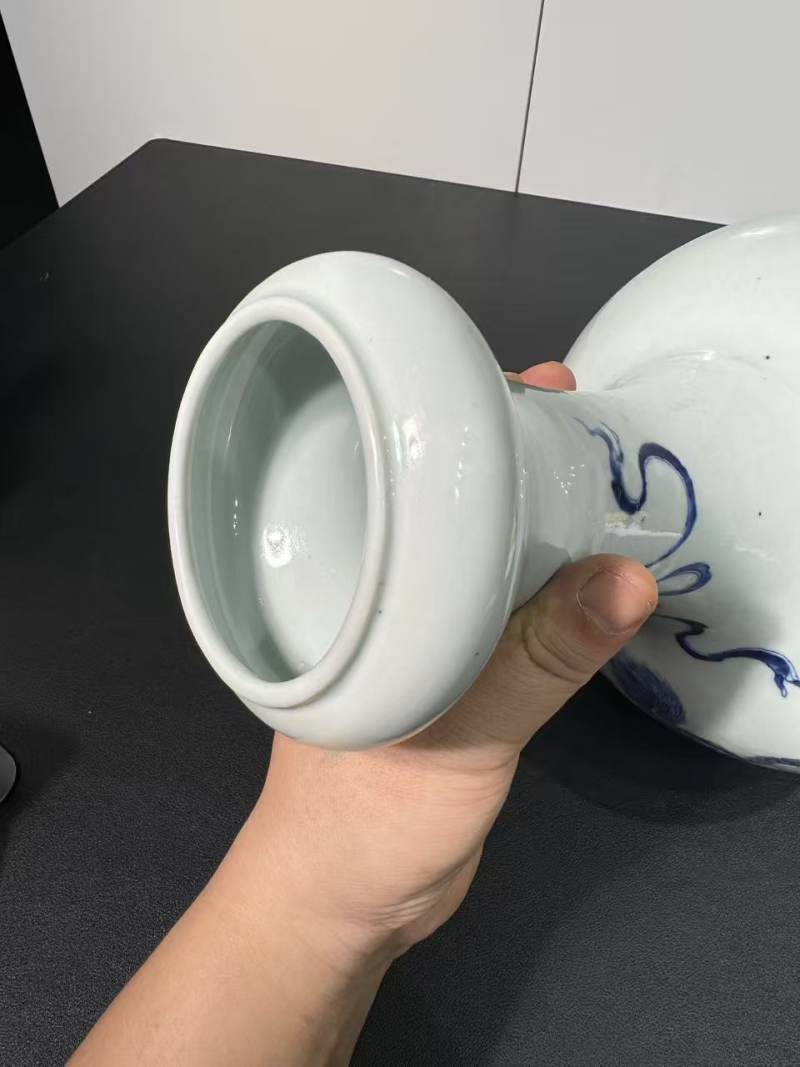 清乾隆 青花釉里红狮子绣球纹洗口瓶 - 图6