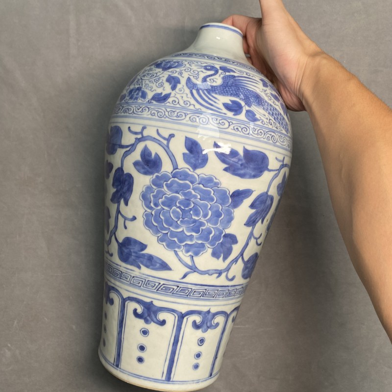 清雍正 青花缠枝牡丹纹梅瓶 - 图8