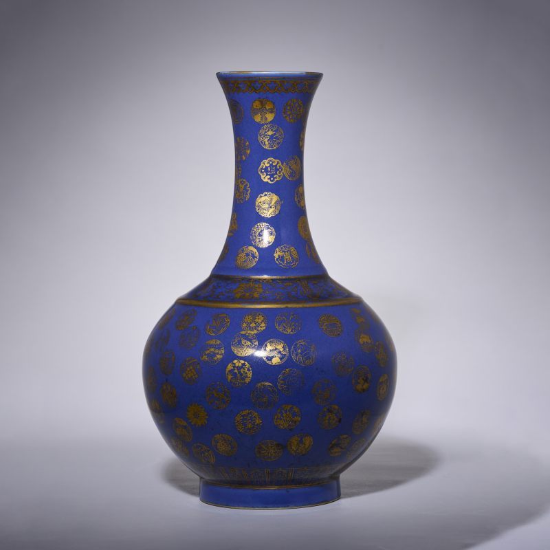清光绪 霁蓝釉描金皮球花纹玉堂春瓶 - 图2