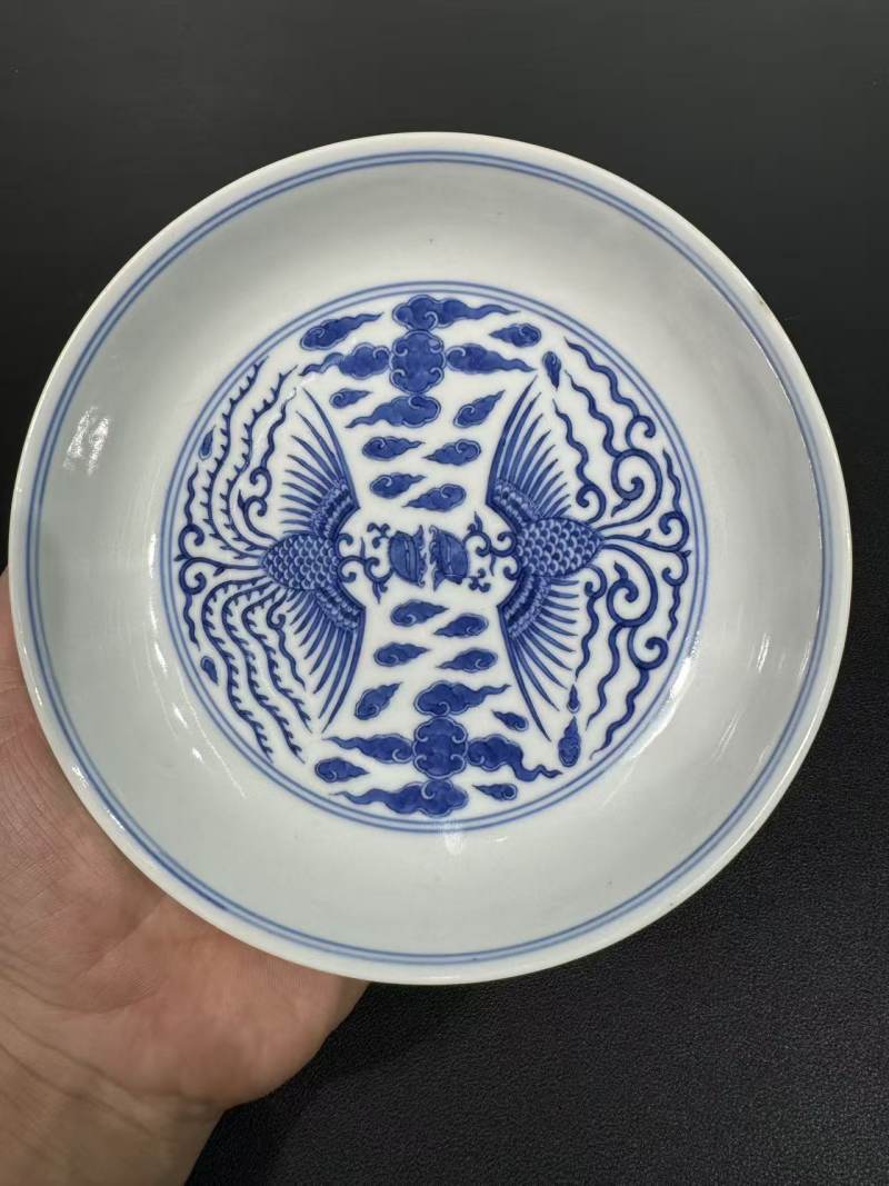清乾隆 青花对头风纹盘 - 图2