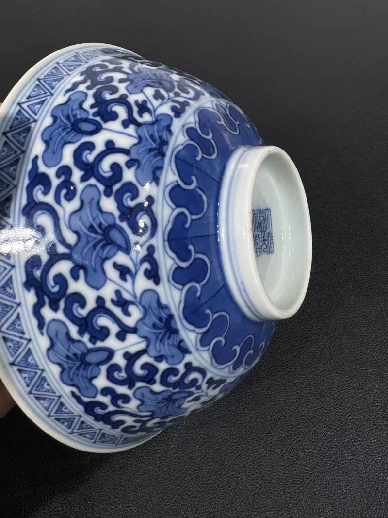 清道光 青花苜蓿纹碗 - 图5