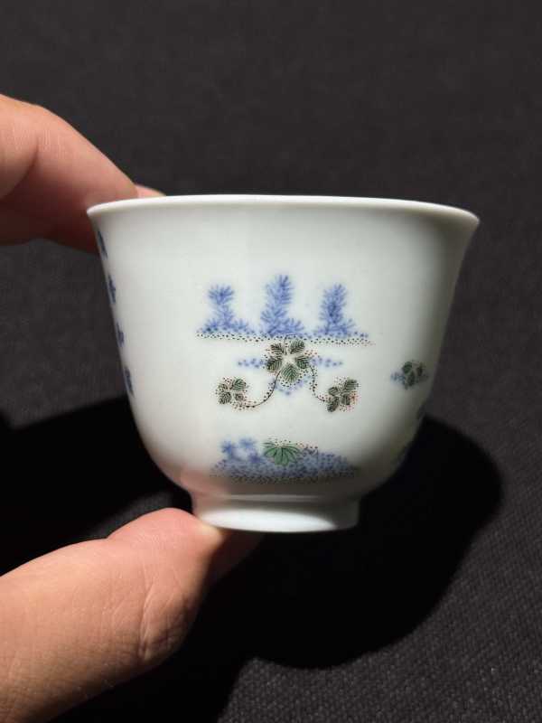 清嘉庆 青花五彩二月杏花花神杯 - 图9