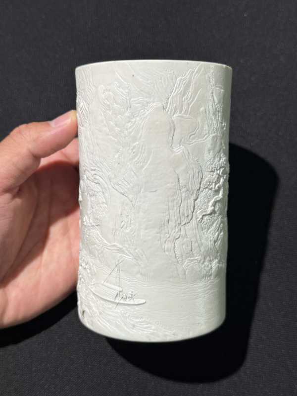 清道光 陈国治作白釉雕瓷山水图笔筒 - 图10