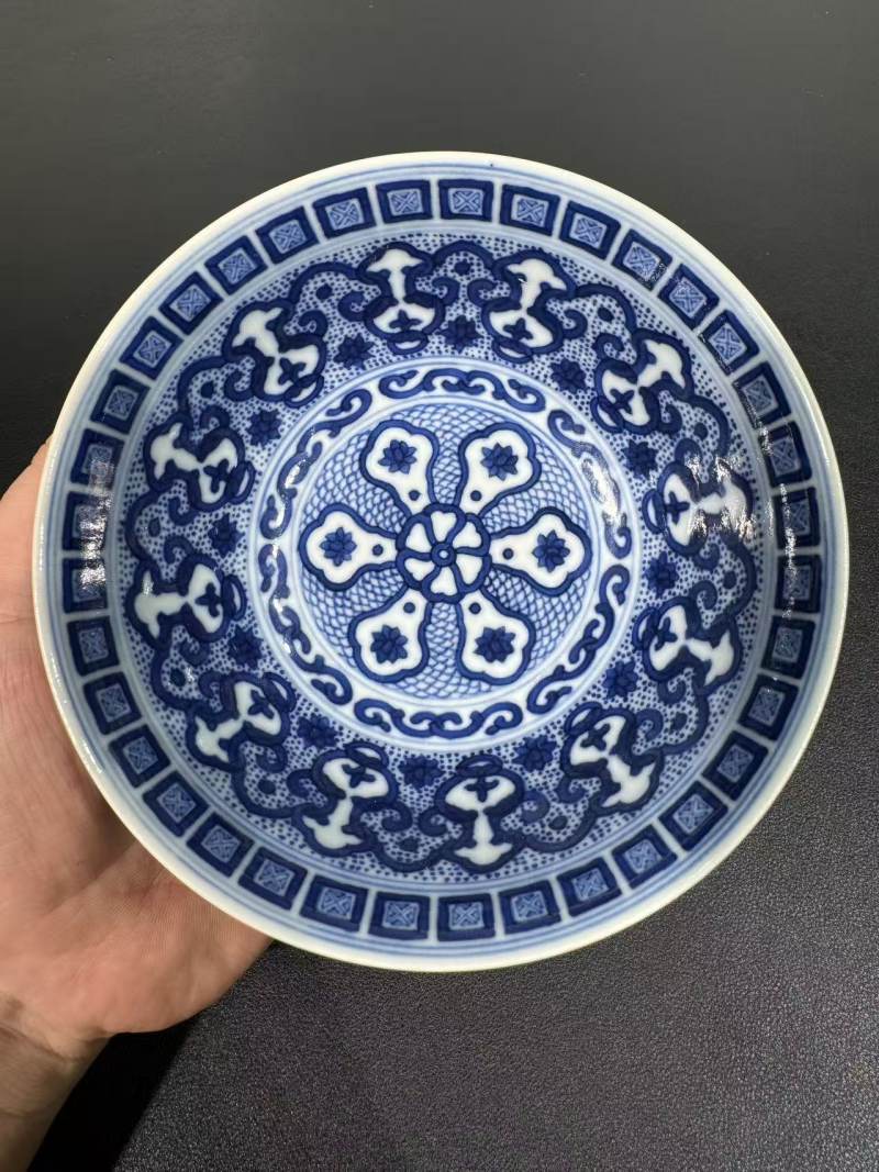 清道光 青花苜蓿纹碗 - 图6