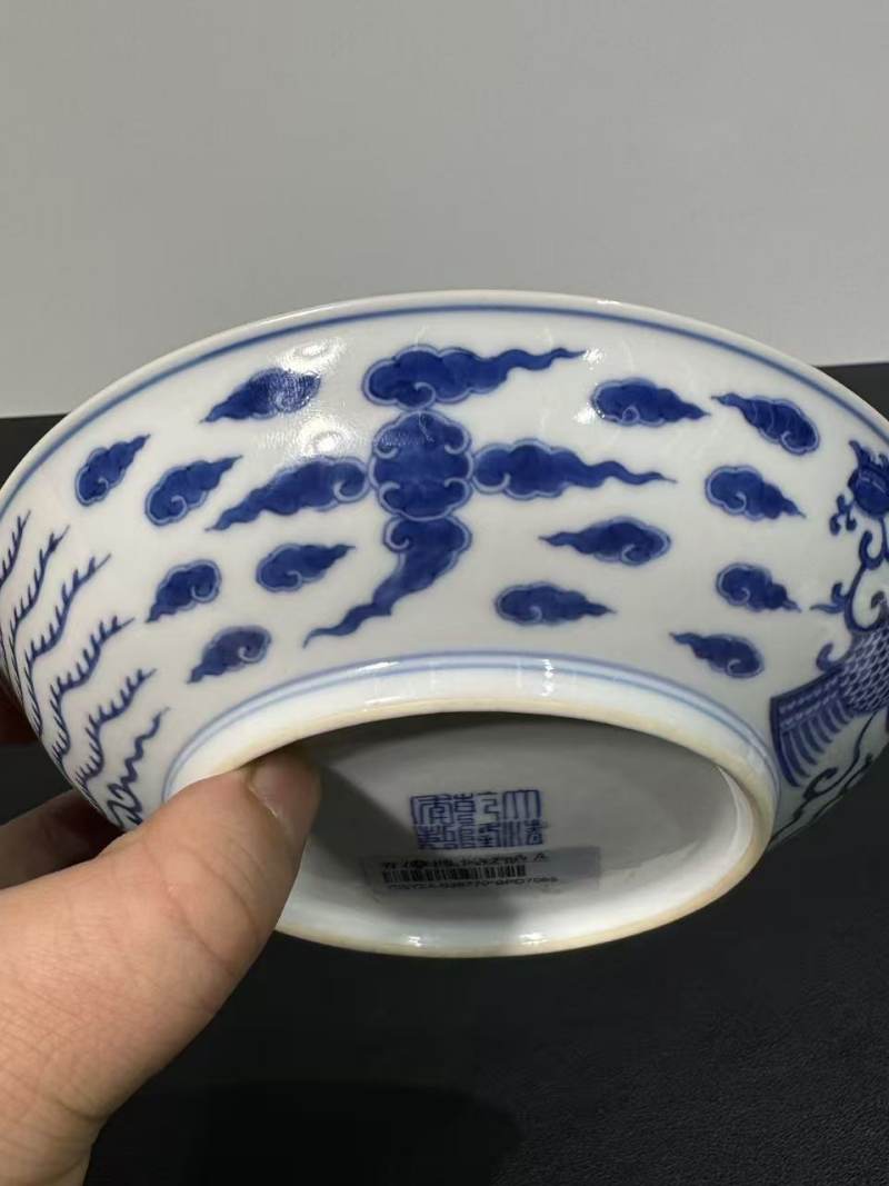 清乾隆 青花对头风纹盘 - 图4