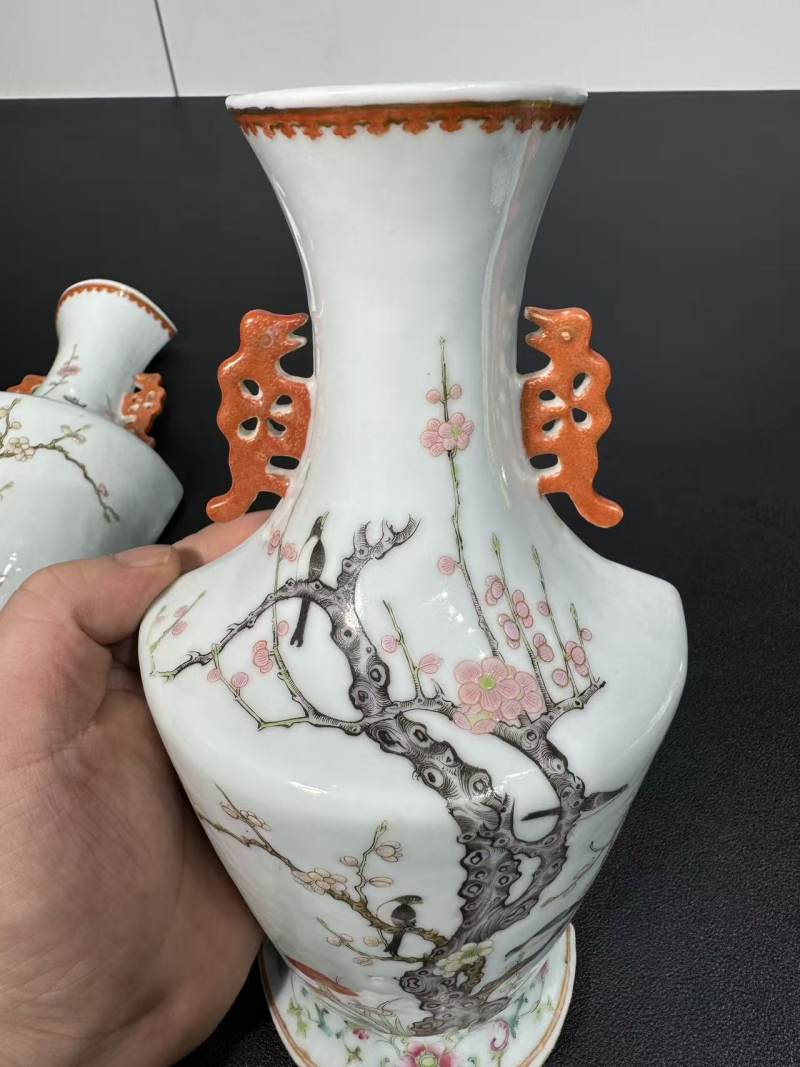 清 粉彩喜上眉梢图凤鸟耳壁瓶一对 - 图10