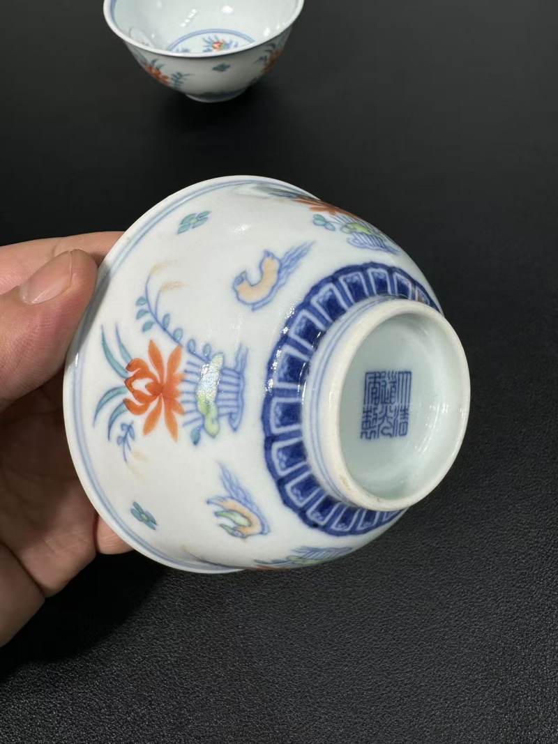 清道光 斗彩荷塘鸳鸯图小碗一对 - 图10