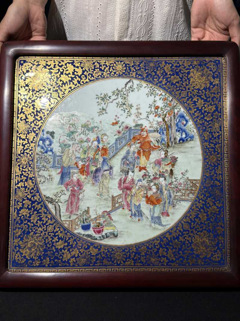 清嘉庆 蓝地描金粉彩十二花神瓷板 - 图2