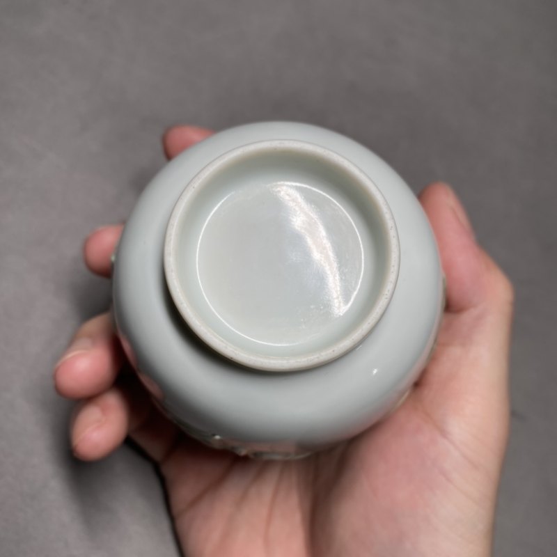 清道光 粉彩浮雕折枝兰花图杯 - 图9
