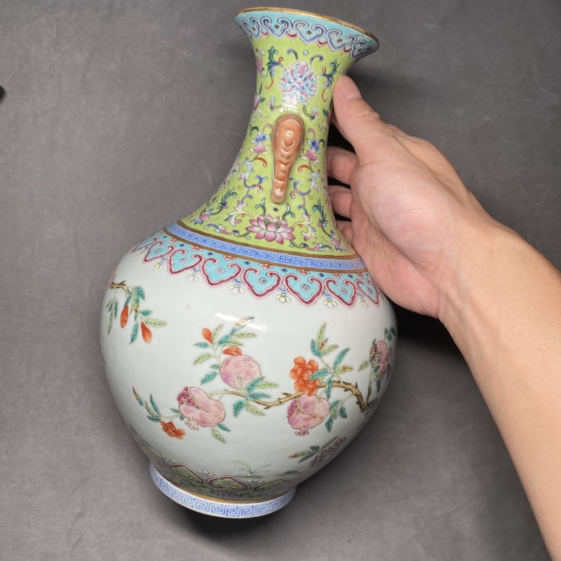 清嘉庆 洋彩榴开百子图象耳瓶 - 图10