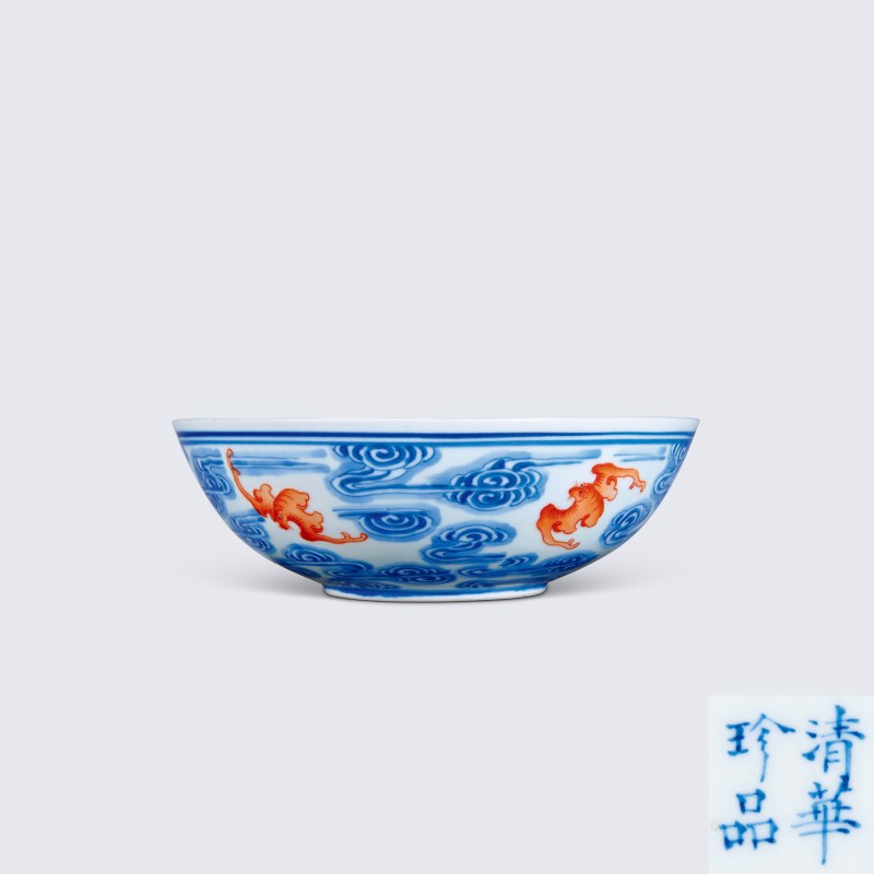 清光绪 青花矾红云蝠纹碗 - 图1