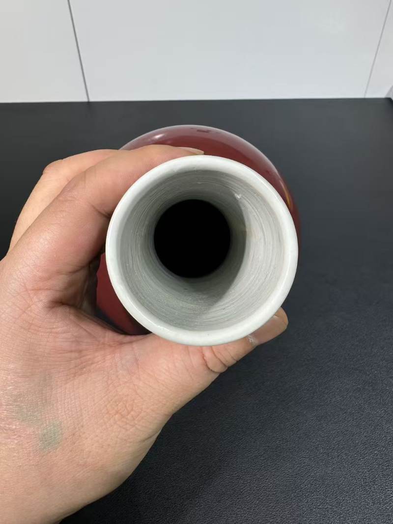 清雍正 霁红釉天球瓶 - 图6