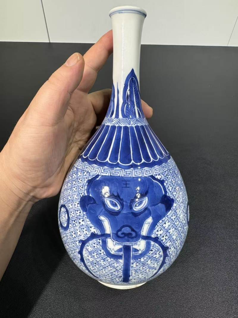 清康熙 青花饕餮纹胆瓶 - 图3