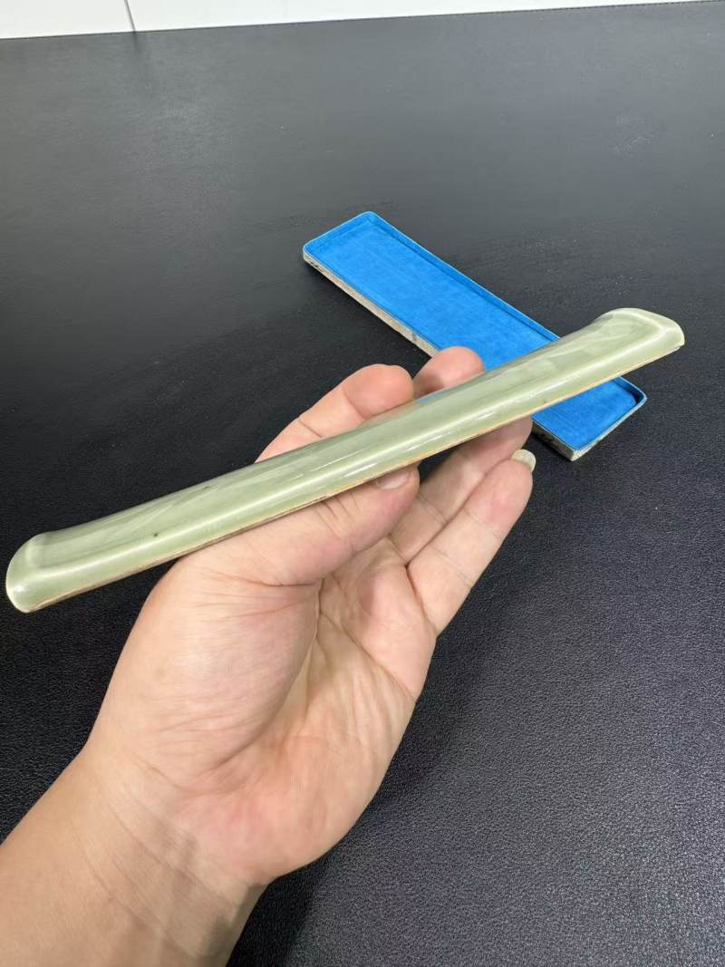 清乾隆 青釉步步高升臂搁 - 图7