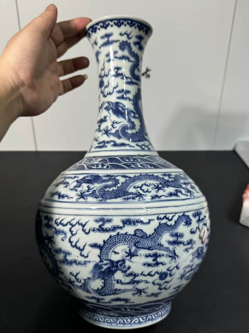 清光绪 青花九龙纹赏瓶 - 图2
