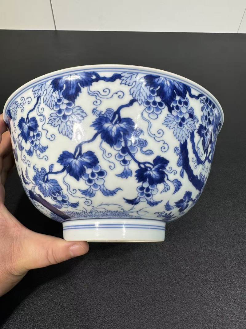 清康熙 青花松鼠葡萄纹大碗 - 图3