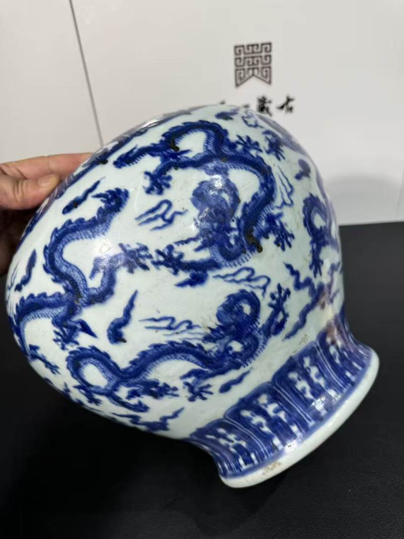 明天顺 青花九龙纹大罐 - 图6