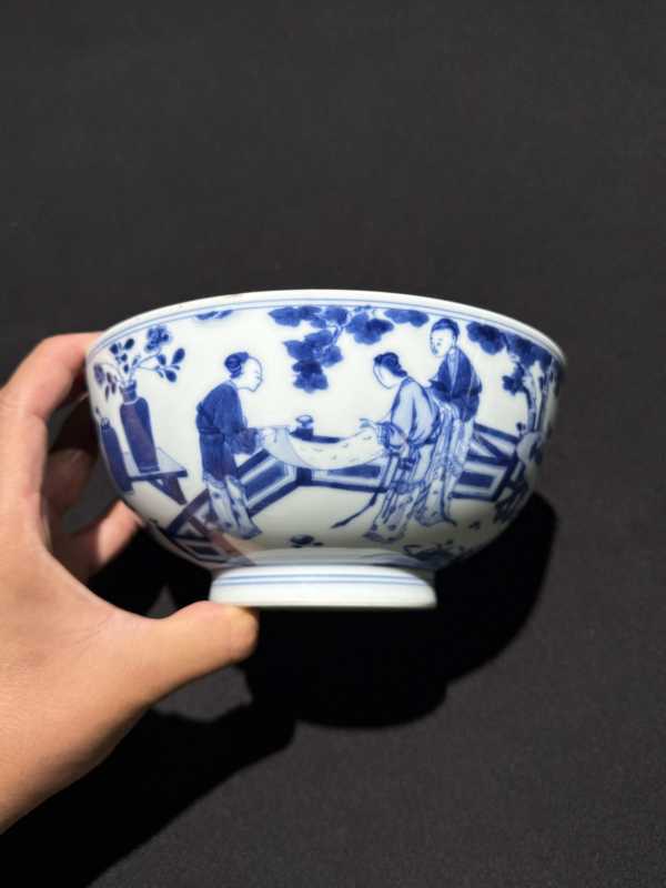 清雍正 青花仿宣窑宫苑仕女琴棋书画图碗 - 图10