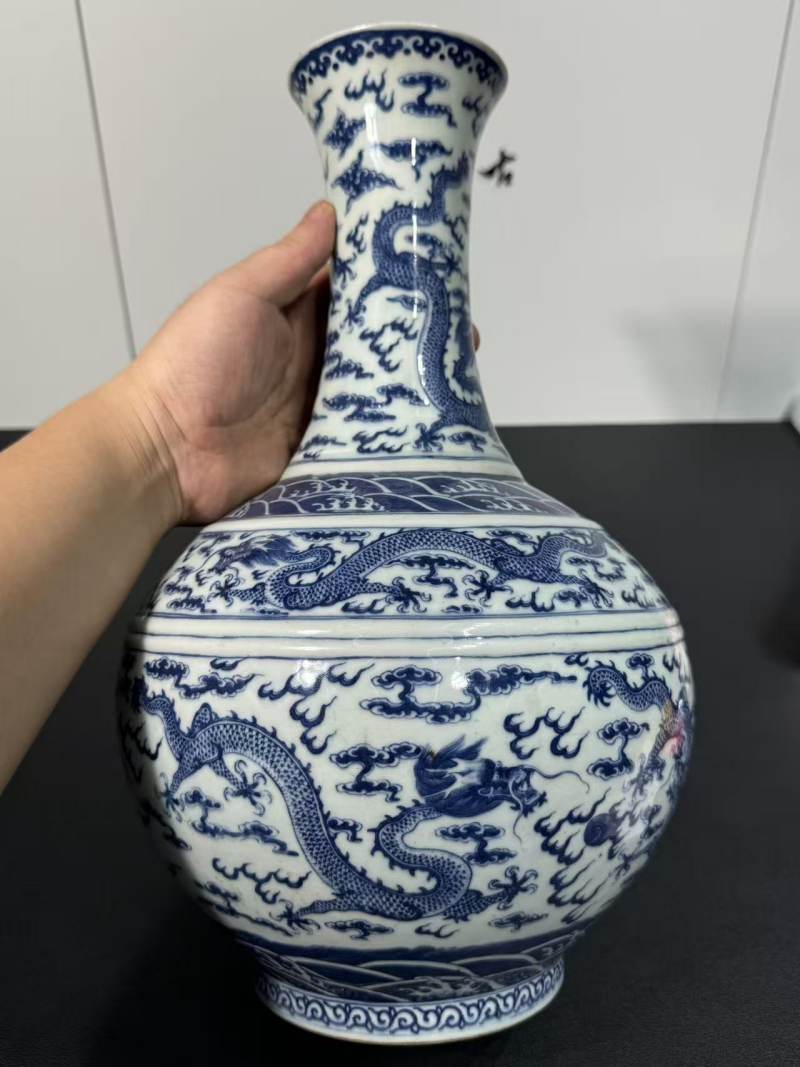 清光绪 青花九龙纹赏瓶 - 图3