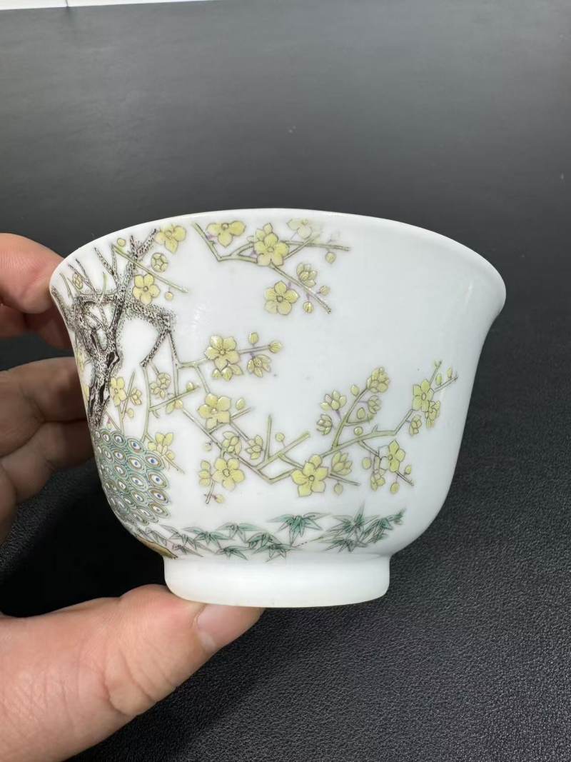 清 珐琅彩孔雀图碗 - 图2