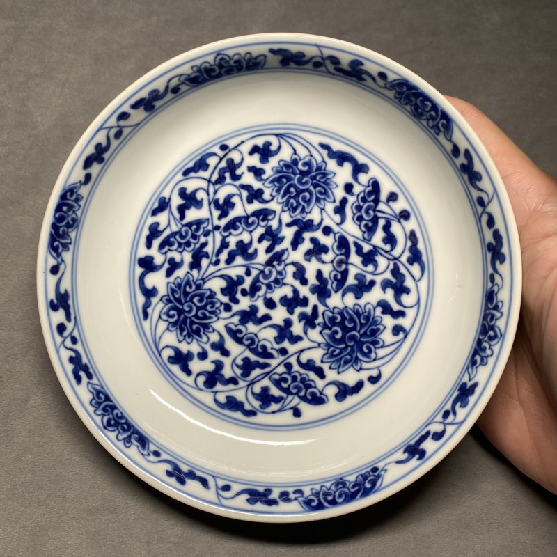 清乾隆 青花缠枝莲纹盘 - 图4