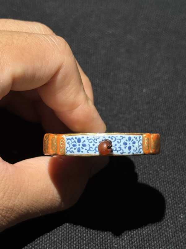 清乾隆 黄地洋彩缠枝花卉描金开光斋戒葫芦佩 - 图10