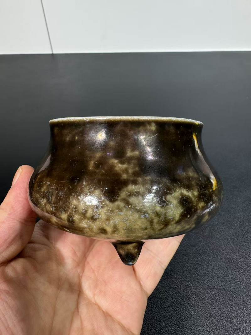 清雍正 仿银釉三足炉 - 图4