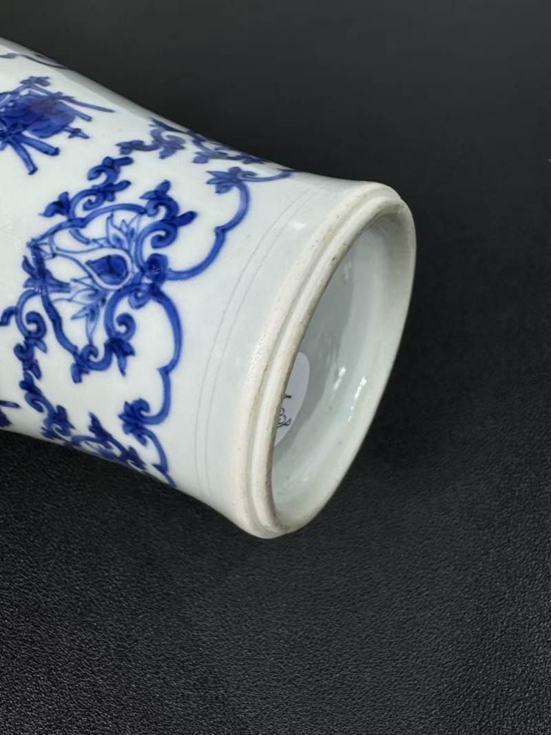 明崇祯 青花莲托八宝纹莲子盖罐 - 图8