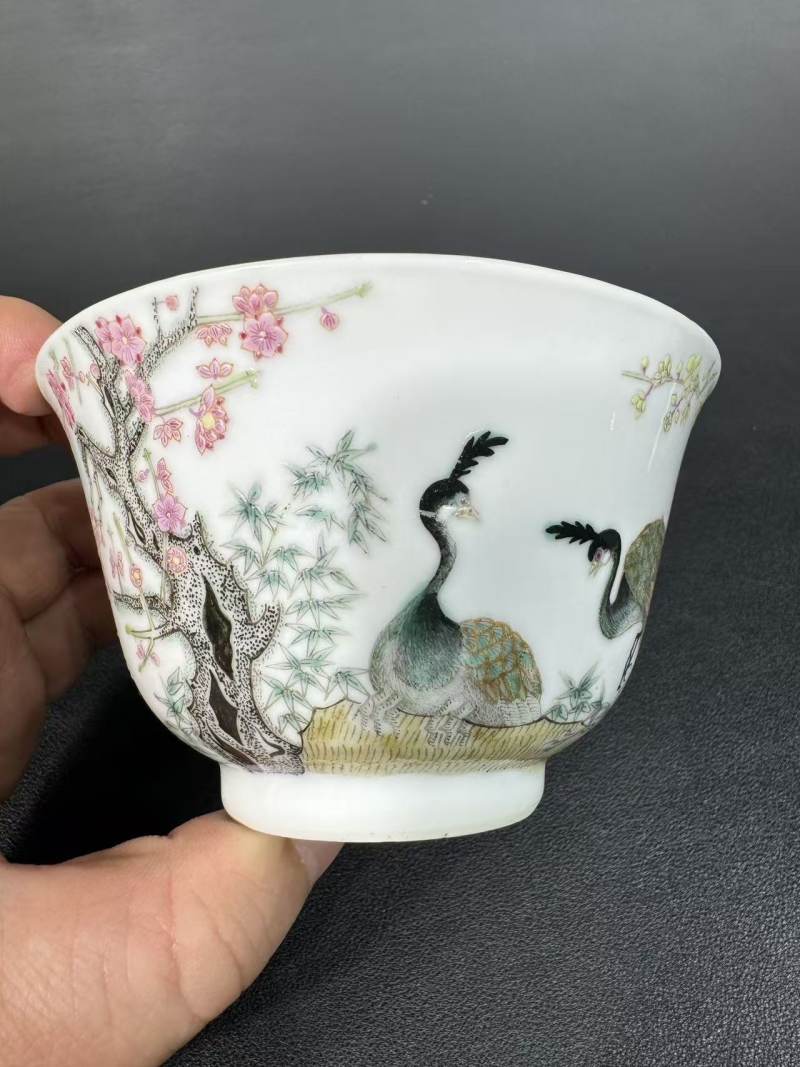 清 珐琅彩孔雀图碗 - 图3