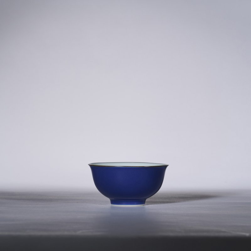 清乾隆 宝石蓝釉茶圆 - 图2