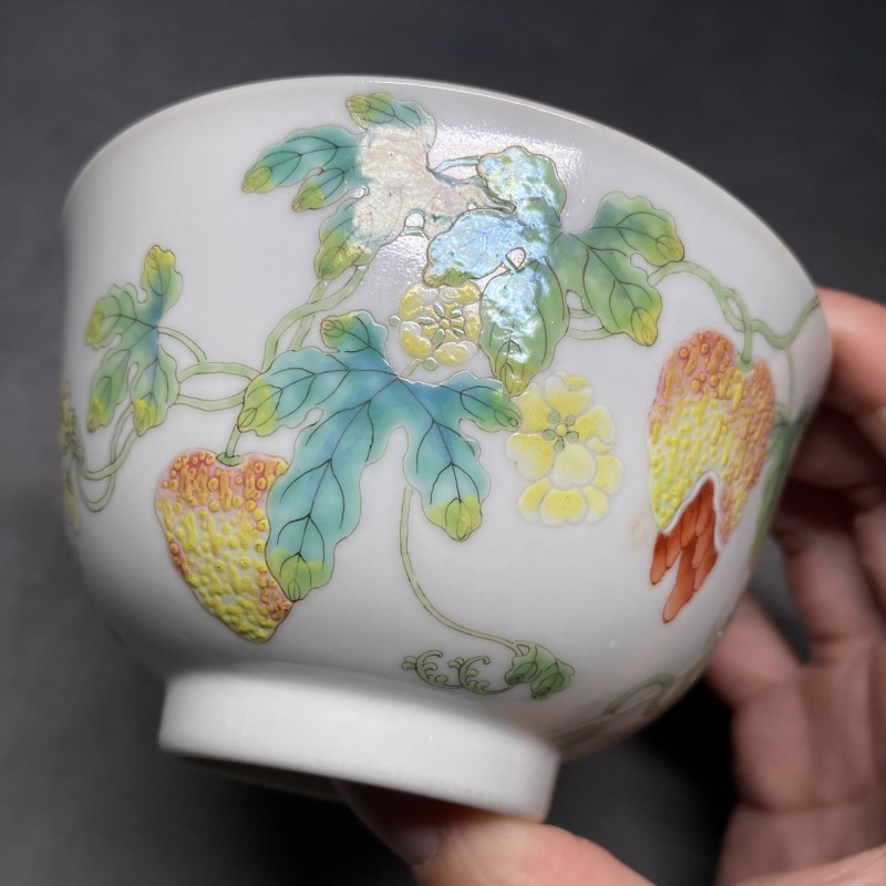 清道光 粉彩过枝癞瓜纹碗 - 图9