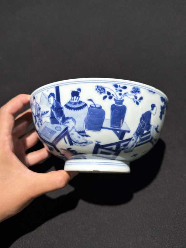 清雍正 青花仿宣窑宫苑仕女琴棋书画图碗 - 图11
