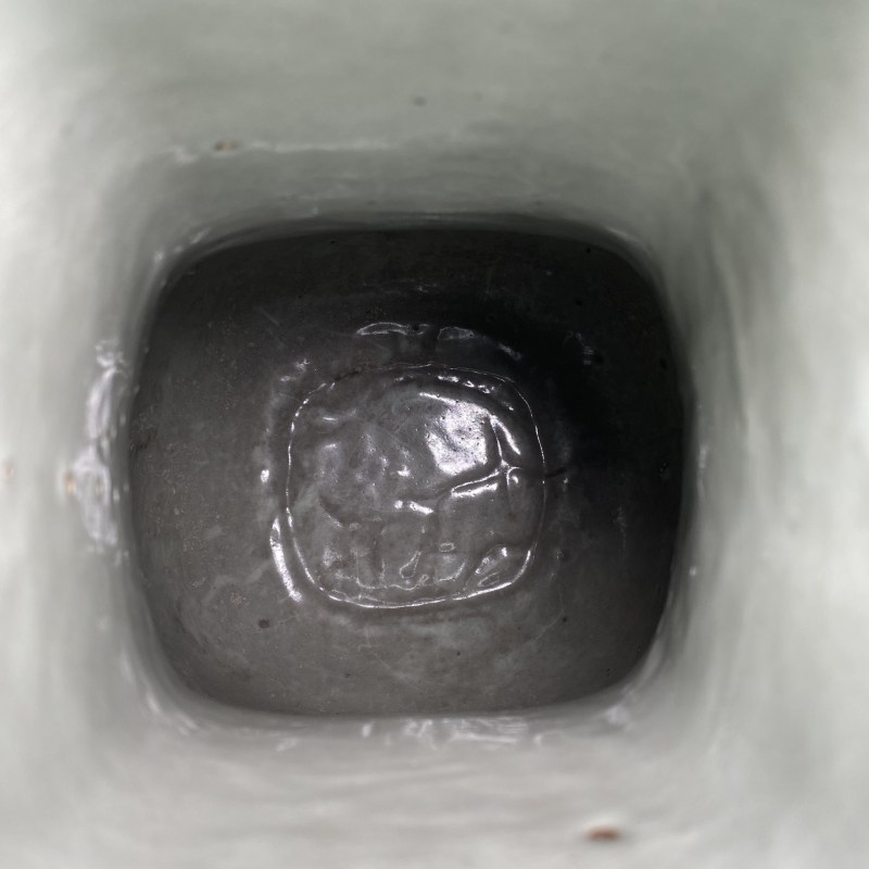 清雍正 仿官釉弦纹贯耳方尊 - 图13