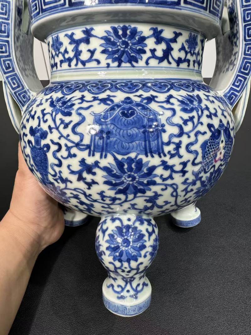 清道光 青花缠技花卉双耳炉 - 图4
