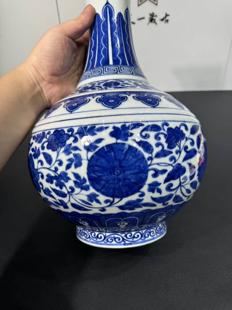清光绪 青花缠枝莲纹赏瓶 - 图3