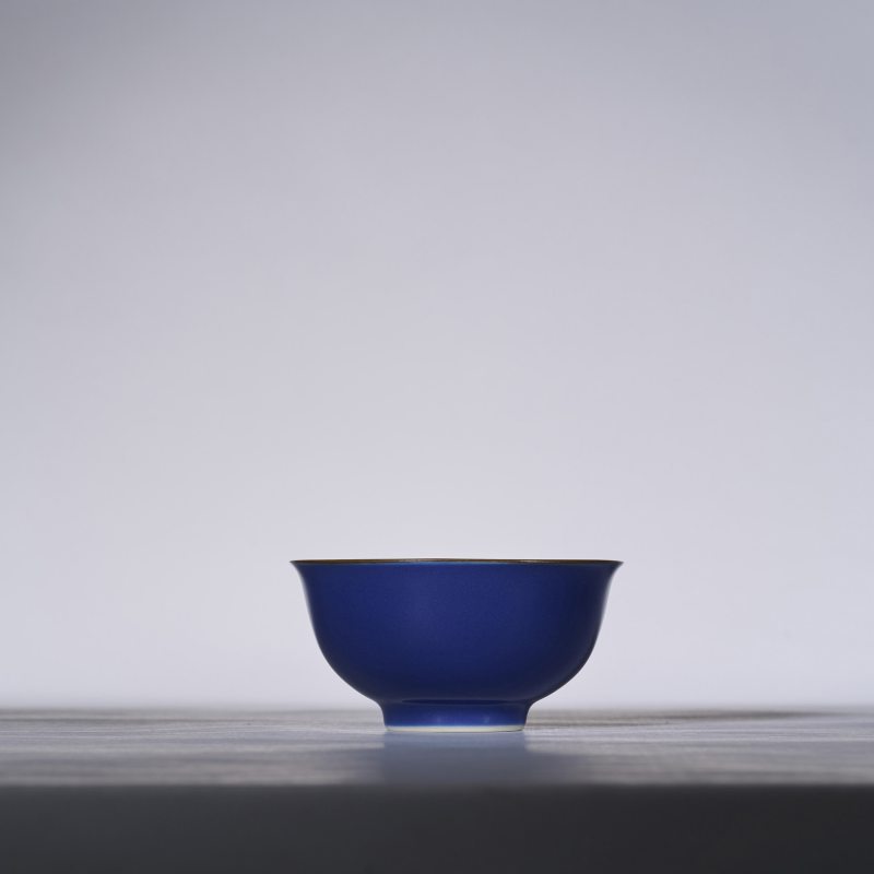 清乾隆 宝石蓝釉茶圆 - 图3