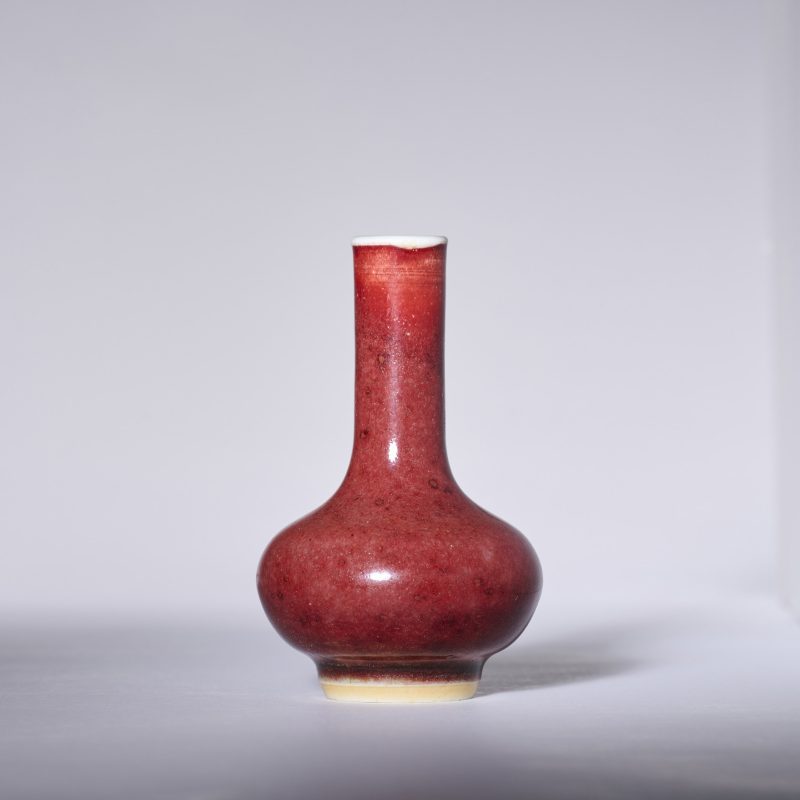 清康熙 郎窑红釉小长颈瓶 - 图2