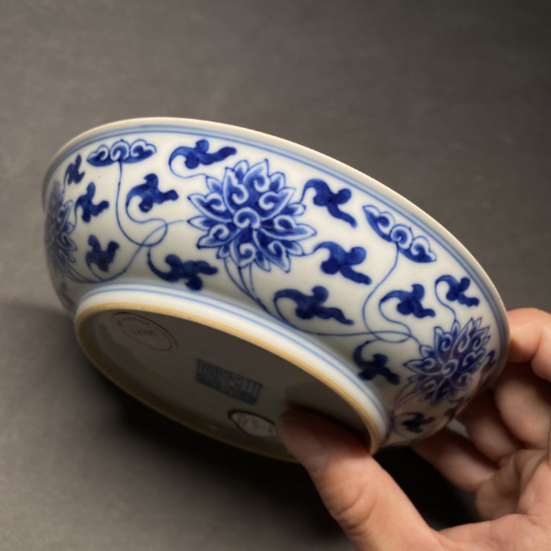 清乾隆 青花缠枝莲纹盘 - 图6