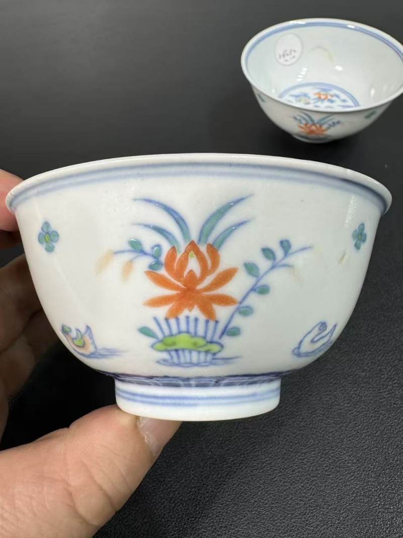 清道光 斗彩荷塘鸳鸯图小碗一对 - 图5