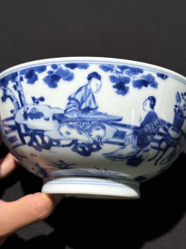 清雍正 青花仿宣窑宫苑仕女琴棋书画图碗 - 图14